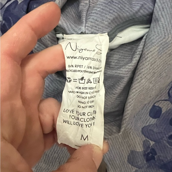 Niyama Sol and J Lo Blue Floral Graphic Leggings - Picture 3 of 4